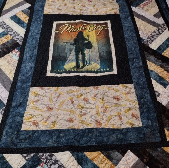 Music City Nashville TN Quilted Blanket custom unique twin /Lap 70×50 - Picture 5 of 13